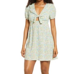 Nordstrom BP V-Neck Tie Front Dress in Blue Multi Maisey Ditsy Print Medium